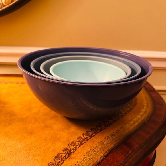 Cook with Color Space Efficient BPA Free Nesting Mixing Bowls Set of 4 - Picture 4 of 6
